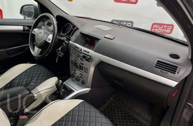 объявление о продаже Opel Astra 2011 года