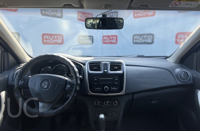 фотографии Renault Logan