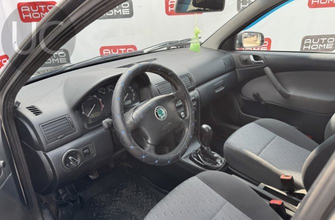 подержанный авто Skoda Octavia 2009 года
