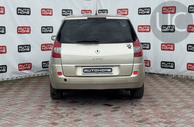 купить б/у автомобиль Renault Scenic 2009 года