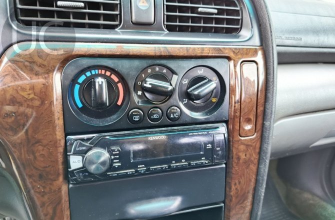 купить б/у автомобиль Subaru Outback 2000 года
