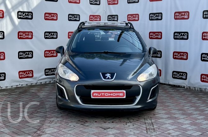 объявление о продаже Peugeot 308 2012 года