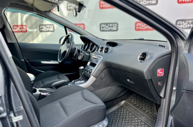 купить б/у автомобиль Peugeot 308 2012 года