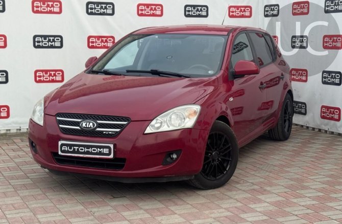 подержанный авто Kia Ceed 2007 года