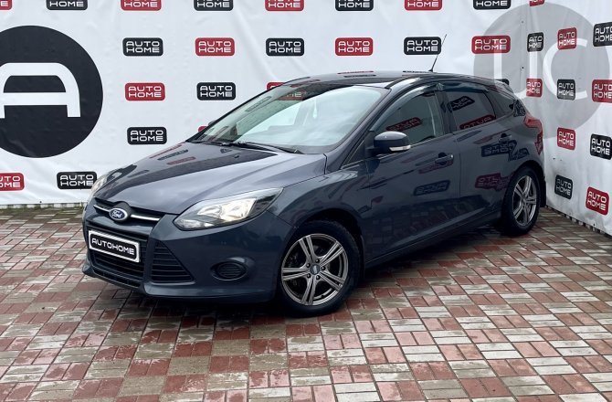 подержанный авто Ford Focus 2011 года