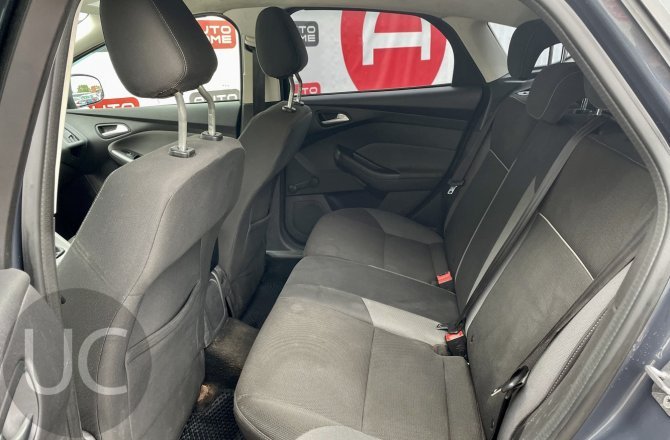 подержанный авто Ford Focus 2011 года