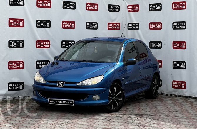 подержанный авто Peugeot 206 2007 года