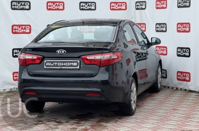 Kia Rio 2013 года за 550 000 рублей