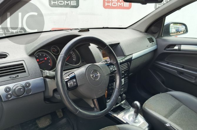фотографии Opel Astra