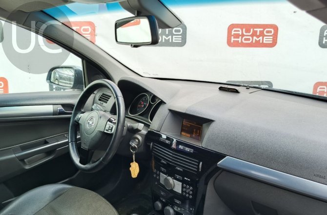 объявление о продаже Opel Astra 2010 года