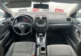 купить б/у автомобиль Volkswagen Jetta 2007 года