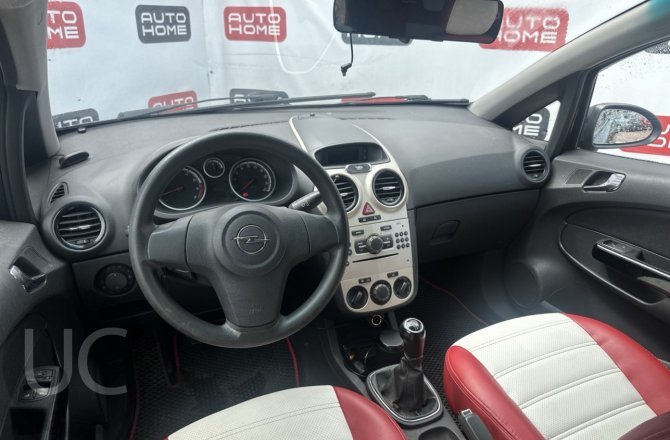подержанный авто Opel Corsa 2007 года