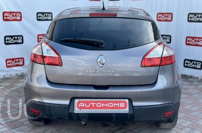 купить б/у автомобиль Renault Megane 2010 года