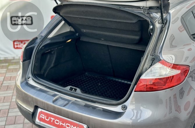 подержанный авто Renault Megane 2010 года