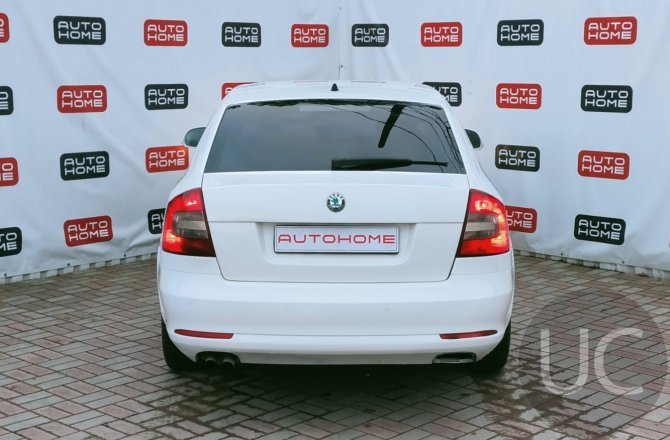 купить б/у автомобиль Skoda Octavia 2013 года