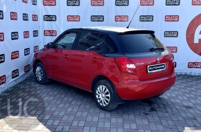 Skoda Fabia 2013 года за 450 000 рублей