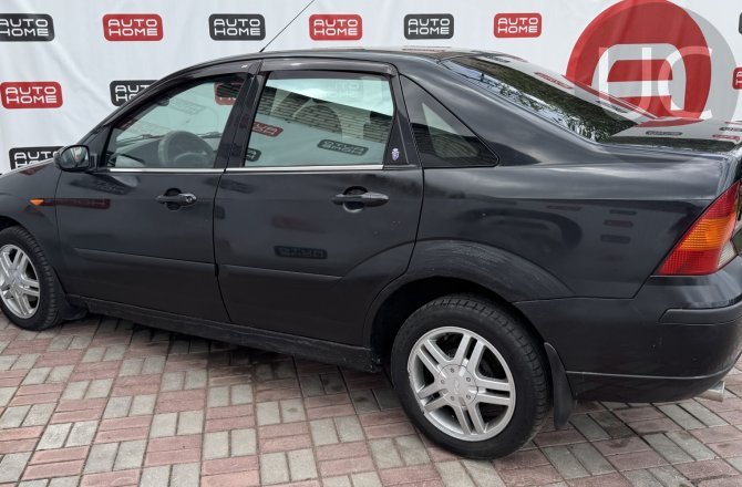 Ford Focus 2004 года за 254 999 рублей