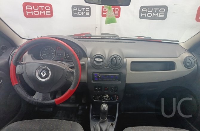 подержанный авто Renault Logan 2012 года