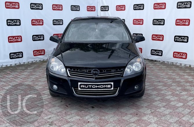 фотографии Opel Astra