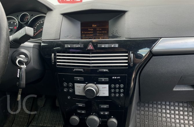 купить б/у автомобиль Opel Astra 2008 года