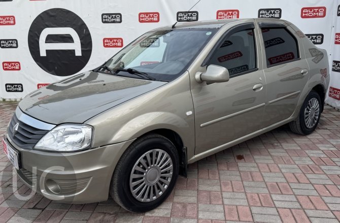 подержанный авто Renault Logan 2012 года