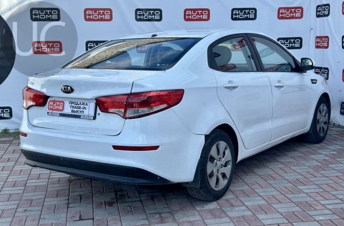 Kia Rio 2015 года за 380 000 рублей