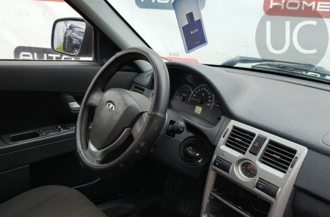 подержанный авто Lada (ВАЗ) Priora 2012 года