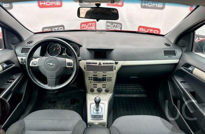 подержанный авто Opel Astra 2008 года