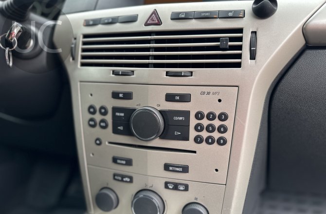 фотографии Opel Astra