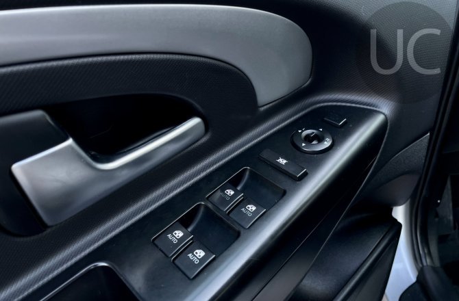 купить б/у автомобиль Kia Ceed 2012 года