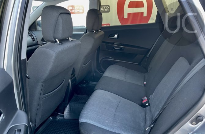 подержанный авто Kia Ceed 2012 года