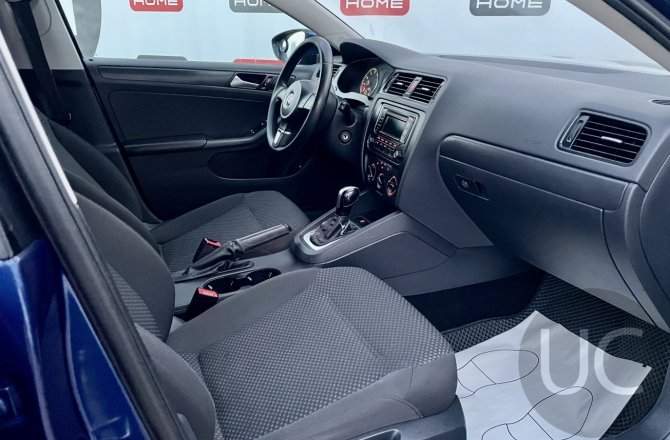 фотографии Volkswagen Jetta