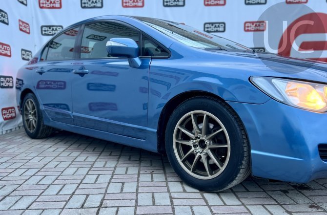 купить б/у автомобиль Honda Civic 2008 года