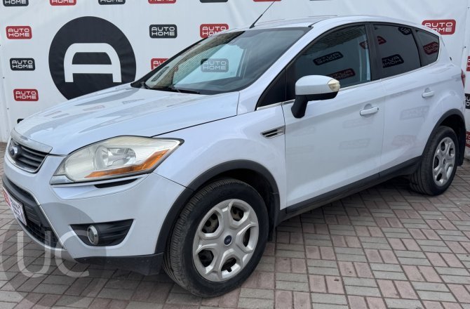подержанный авто Ford Kuga 2009 года