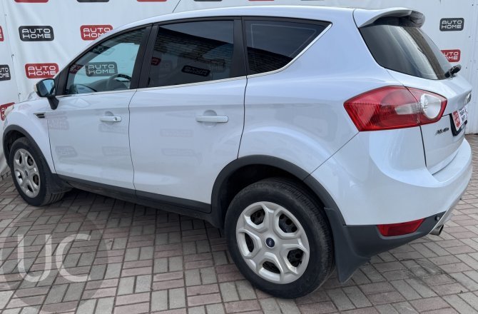 подержанный авто Ford Kuga 2009 года