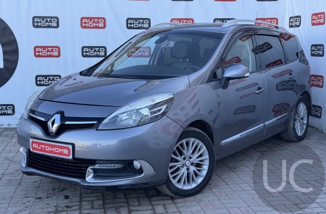 подержанный авто Renault Scenic 2013 года