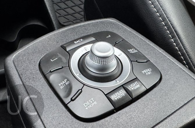 купить б/у автомобиль Renault Scenic 2013 года