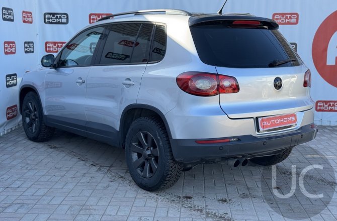 подержанный авто Volkswagen Tiguan 2009 года
