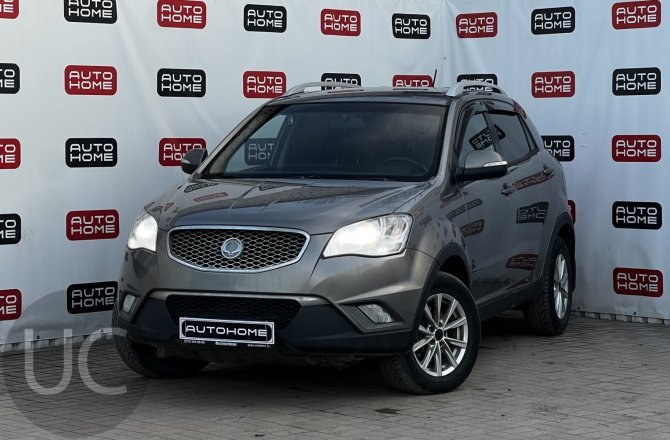 подержанный авто Ssang Yong Actyon 2012 года