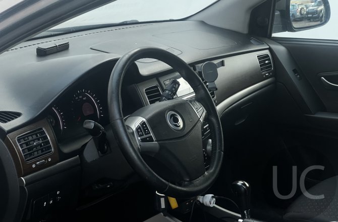 подержанный авто Ssang Yong Actyon 2012 года