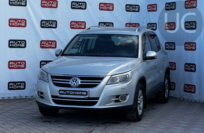 подержанный авто Volkswagen Tiguan 2010 года
