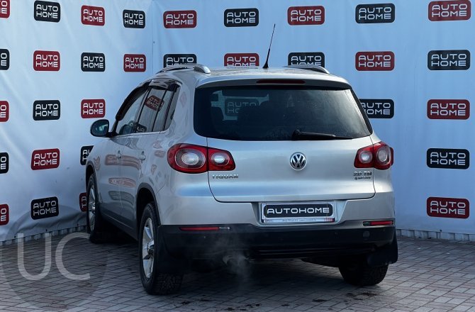 Volkswagen Tiguan 2010 года за 819 990 рублей