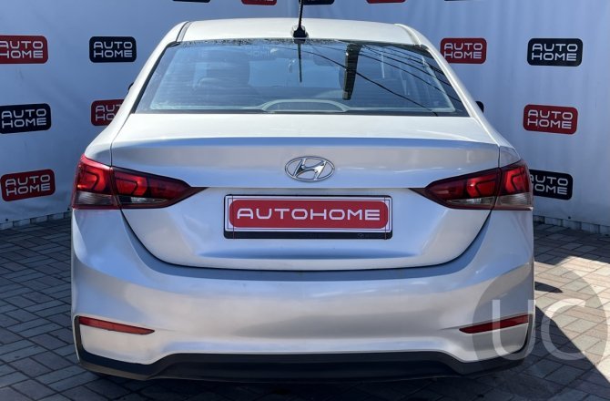 купить б/у автомобиль Hyundai Solaris 2018 года