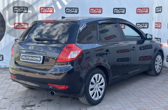 Kia Ceed 2011 года за 699 999 рублей