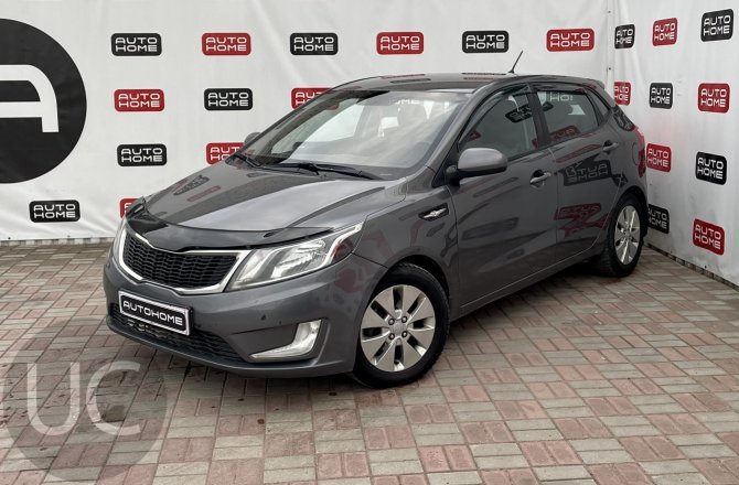 подержанный авто Kia Rio 2014 года