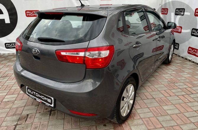подержанный авто Kia Rio 2014 года