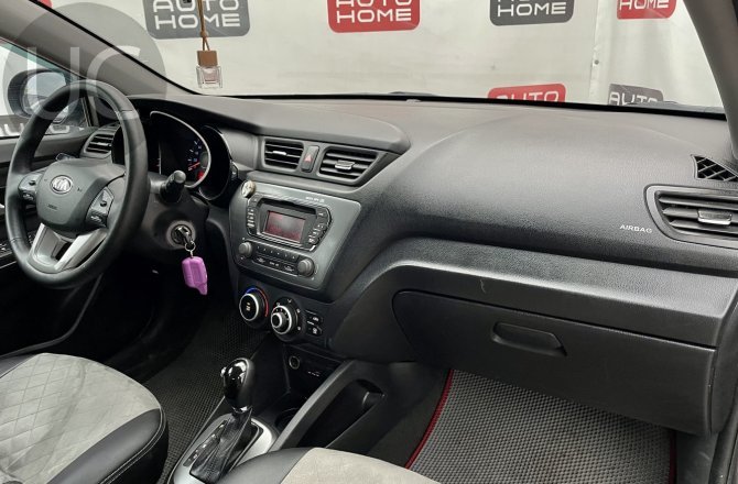 купить б/у автомобиль Kia Rio 2014 года