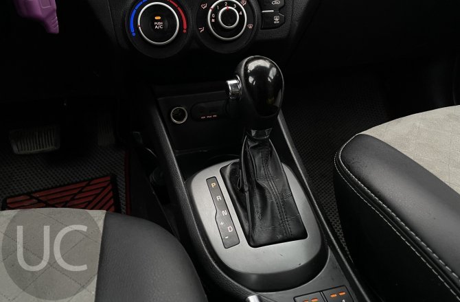 подержанный авто Kia Rio 2014 года