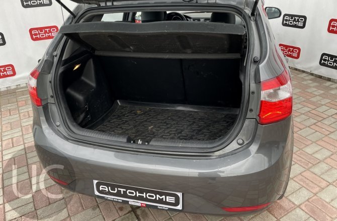 купить б/у автомобиль Kia Rio 2014 года