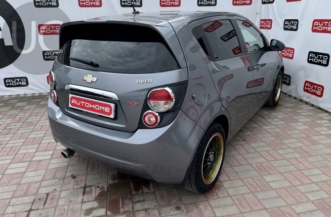 подержанный авто Chevrolet Aveo 2013 года